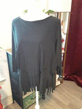 New Curvesque USA lovely dark black fringe accent top size L